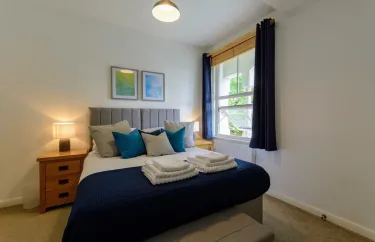 Crescent House Apartments #3