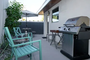 Suite 1 by Avantstay Retro & Spacious Studio w/ Kitchenette Ada Accessible #5