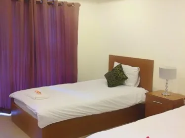 乌汶萨威特雷广场酒店 #2