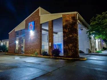 Motel 6 Greensboro, NC - Airport #3