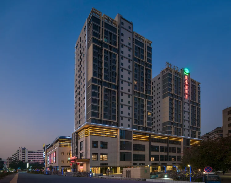维也纳酒店（清远世纪荟店） #1