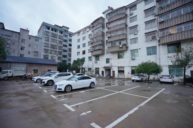 汉庭（上饶横峰迎宾大道店） #1