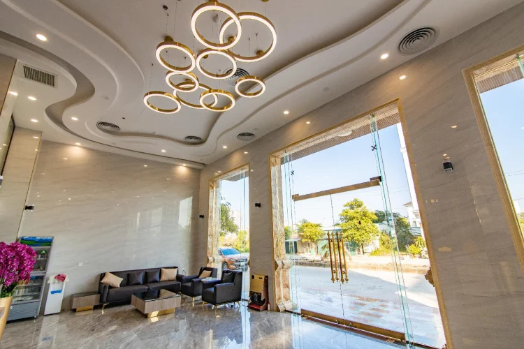 Sunshine Hotel #1
