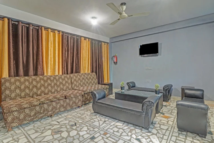 Flagship 82808 Abut Guest House #1