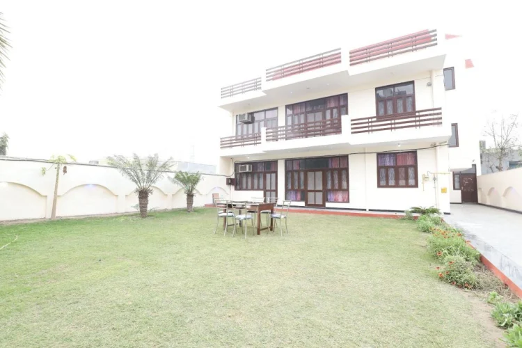 Noida Dreamz #1
