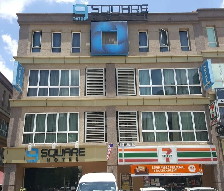 白沙罗市 9 号广场酒店 #1