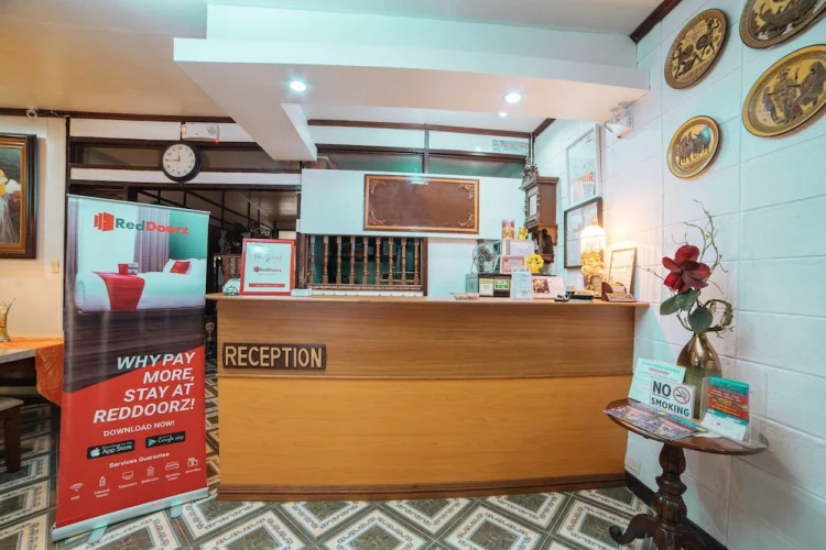 RedDoorz @ La Casa Guesthouse former RedDoorz at Tamarind Street Angeles City #1