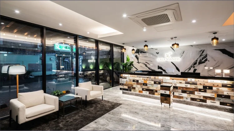 拉拉维安科酒店 #1