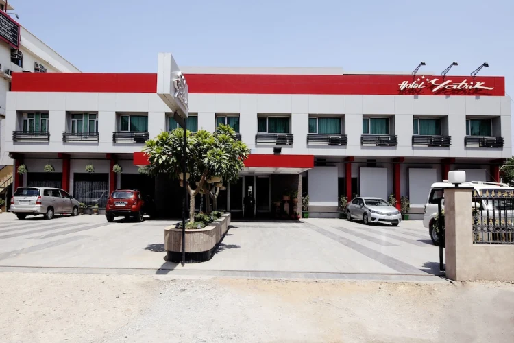 Hotel Yatrik #1