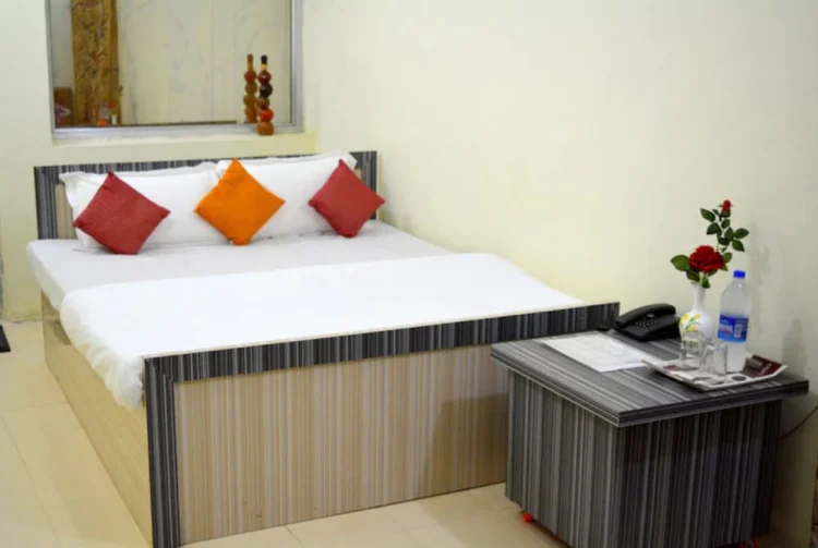 Goroomgo Dhingra Residency Jabalpur #1