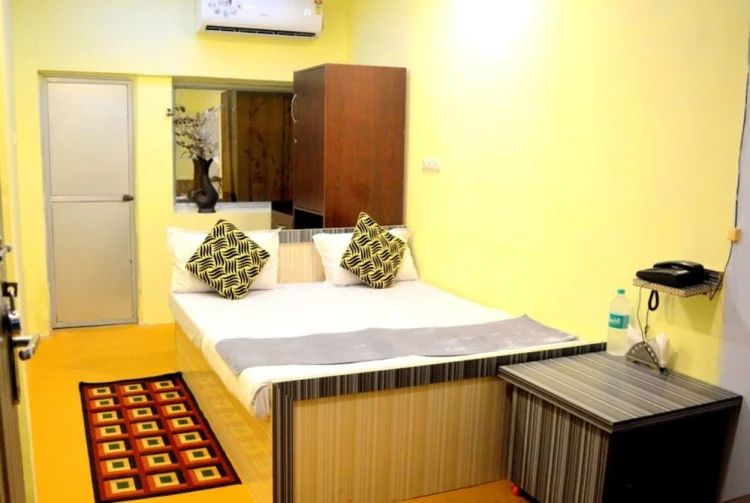 Goroomgo Mayur Jabalpur #1