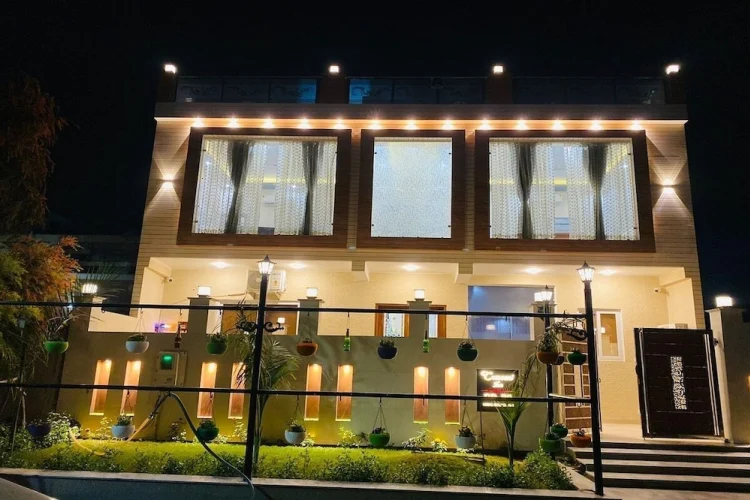 Crescent Inn #1