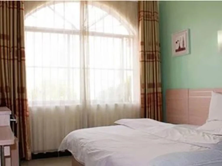 Chongzuo Carnival Holiday Hotel #1