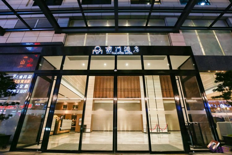 前门假日酒店（珠海城轨明珠站店） #1