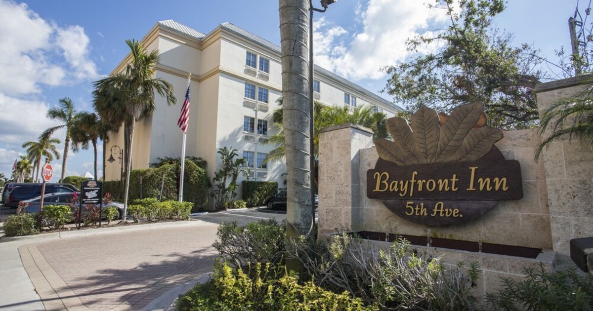 Bayfront Inn Fifth Avenue in Naples | 2025 Updated prices, deals ...