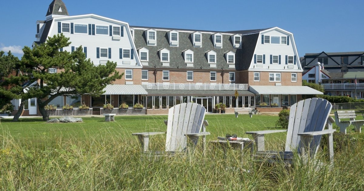 Newport Beach Hotel & Suites in Middletown | 2026 Updated prices, deals ...
