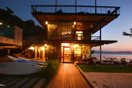 海滩小屋度假村
