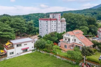 Pocheon Treasure Island Pension