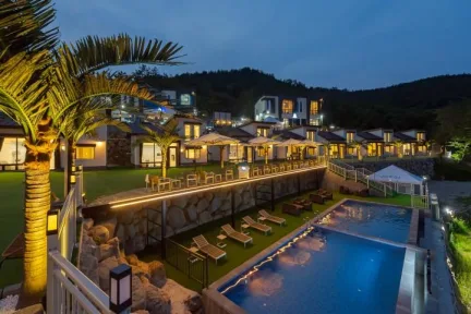 Yeosu Viewga Resort (8 minutes from Dolsan Bridge)