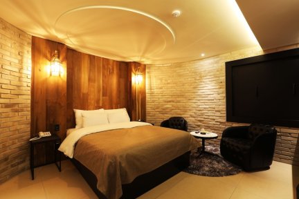 Rainbow Hotel
