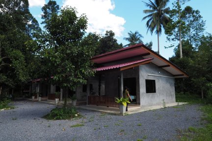 Baan Keree Thara Khiri Wong