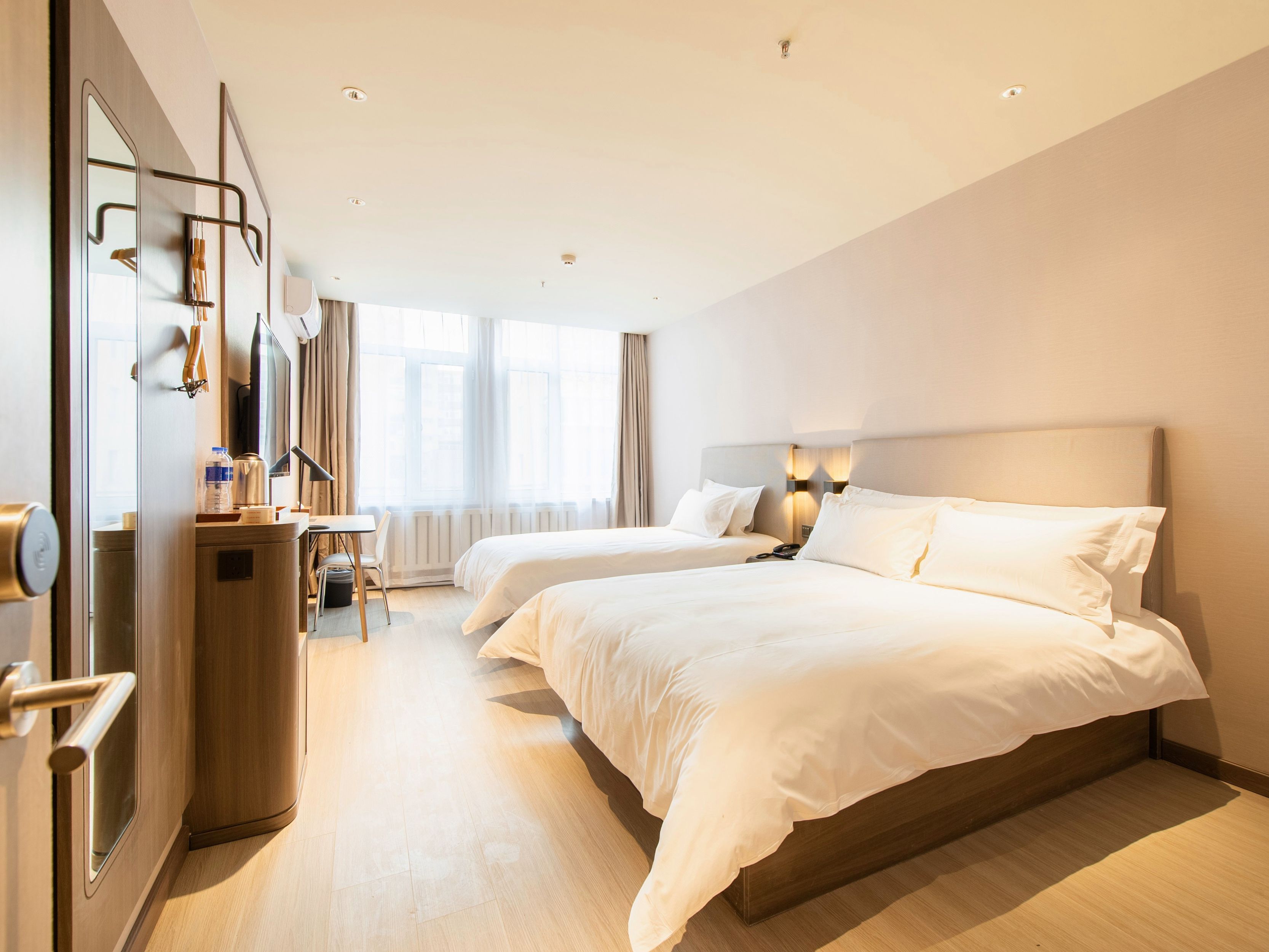 汉庭(大连火车站轻轨站店) in Dalian City | 2025 Updated prices, deals - Klook ...