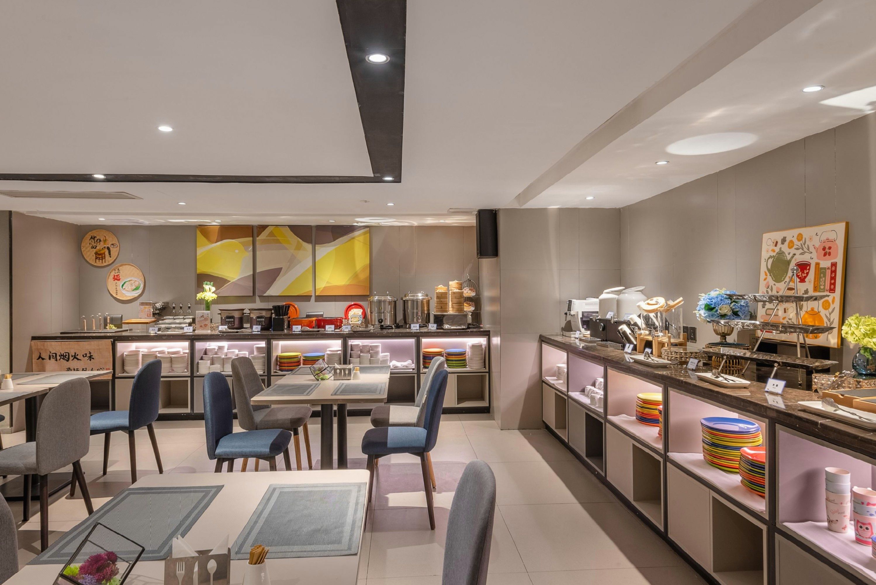 如家商旅(金标)广州珠江新城五羊邨地铁站店 · 餐饮空间