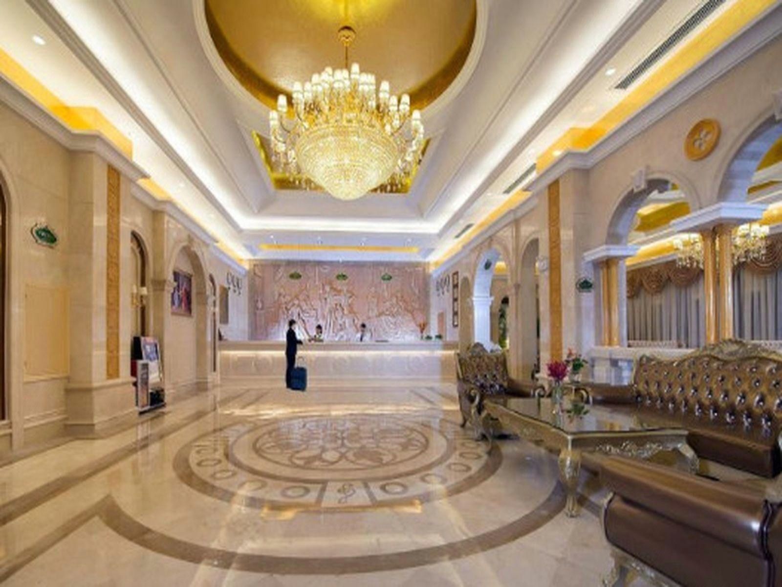 Vienna Hotel Guangzhou Panyu Chimelong Dashi River View Park · Hotel setting