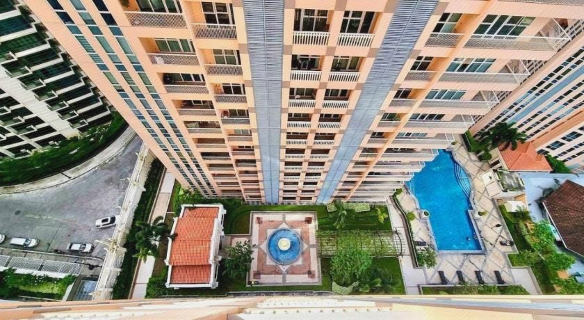 Luxury 1BR Unit with Pool at Venice Luxury Residences, McKinley Hill, Taguig City