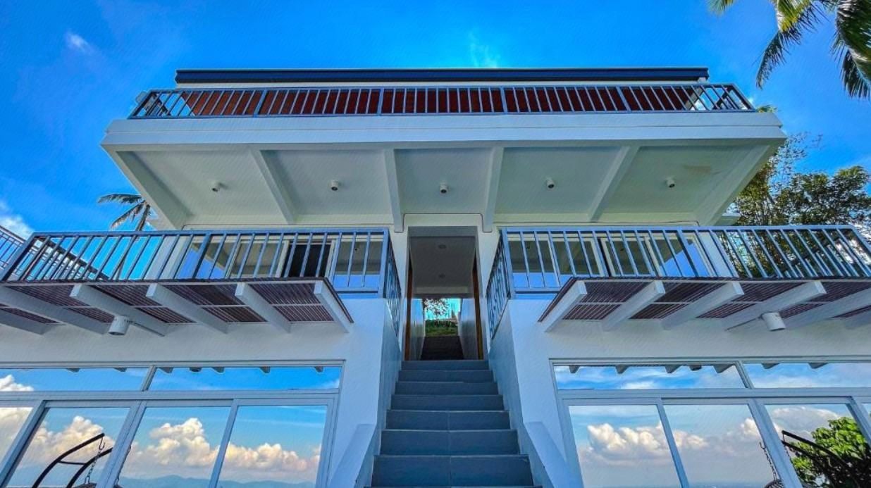 Villa Lorenzo @ Caliraya Heights Resorts