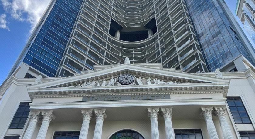 Uptown Parksuites Apartments Tower 2 BGC by PH Staycation