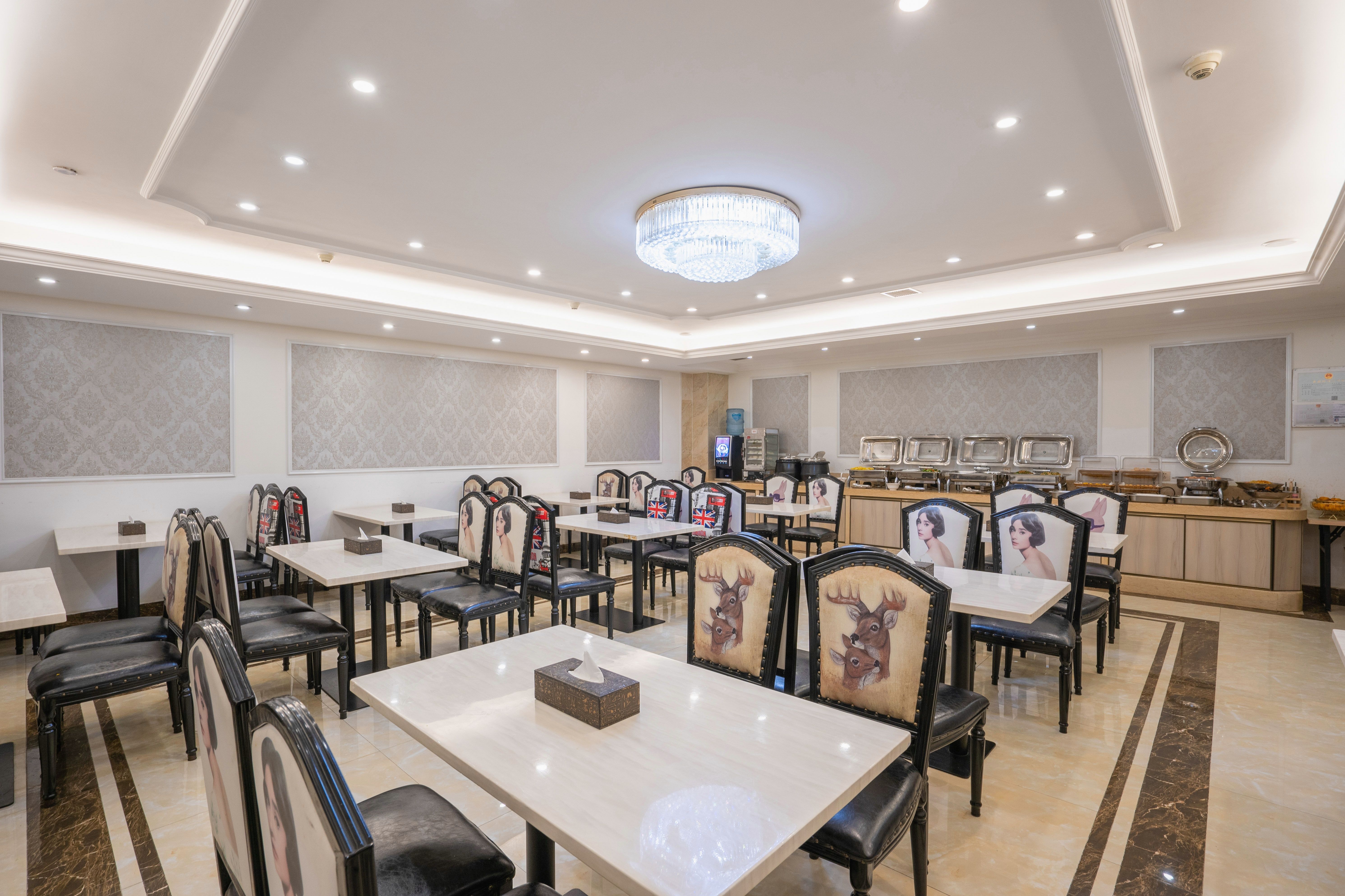 维也纳国际酒店广州同德围店 · 餐饮空间