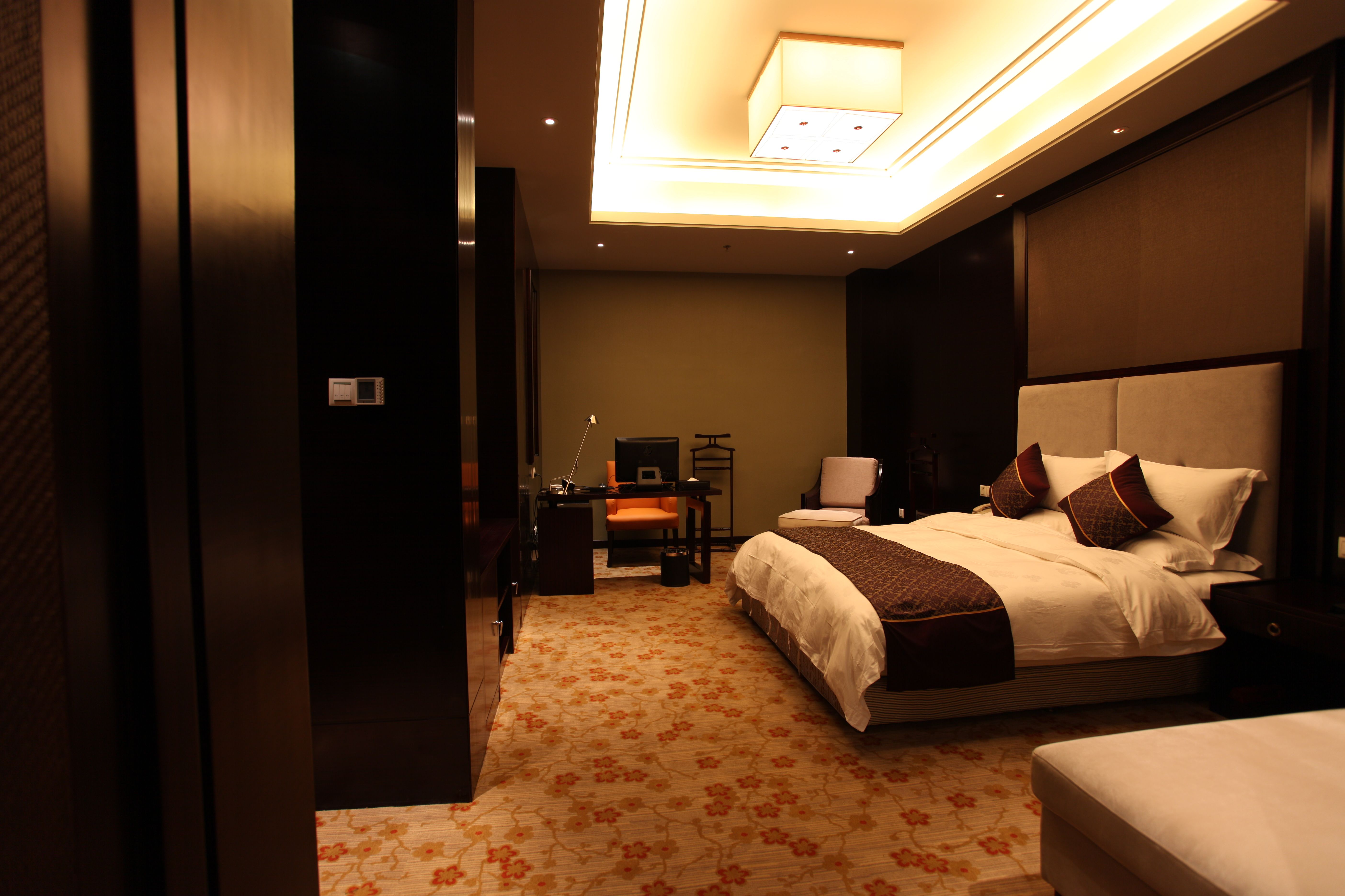 River & Holiday Chongqing Jindaoxia Hotel