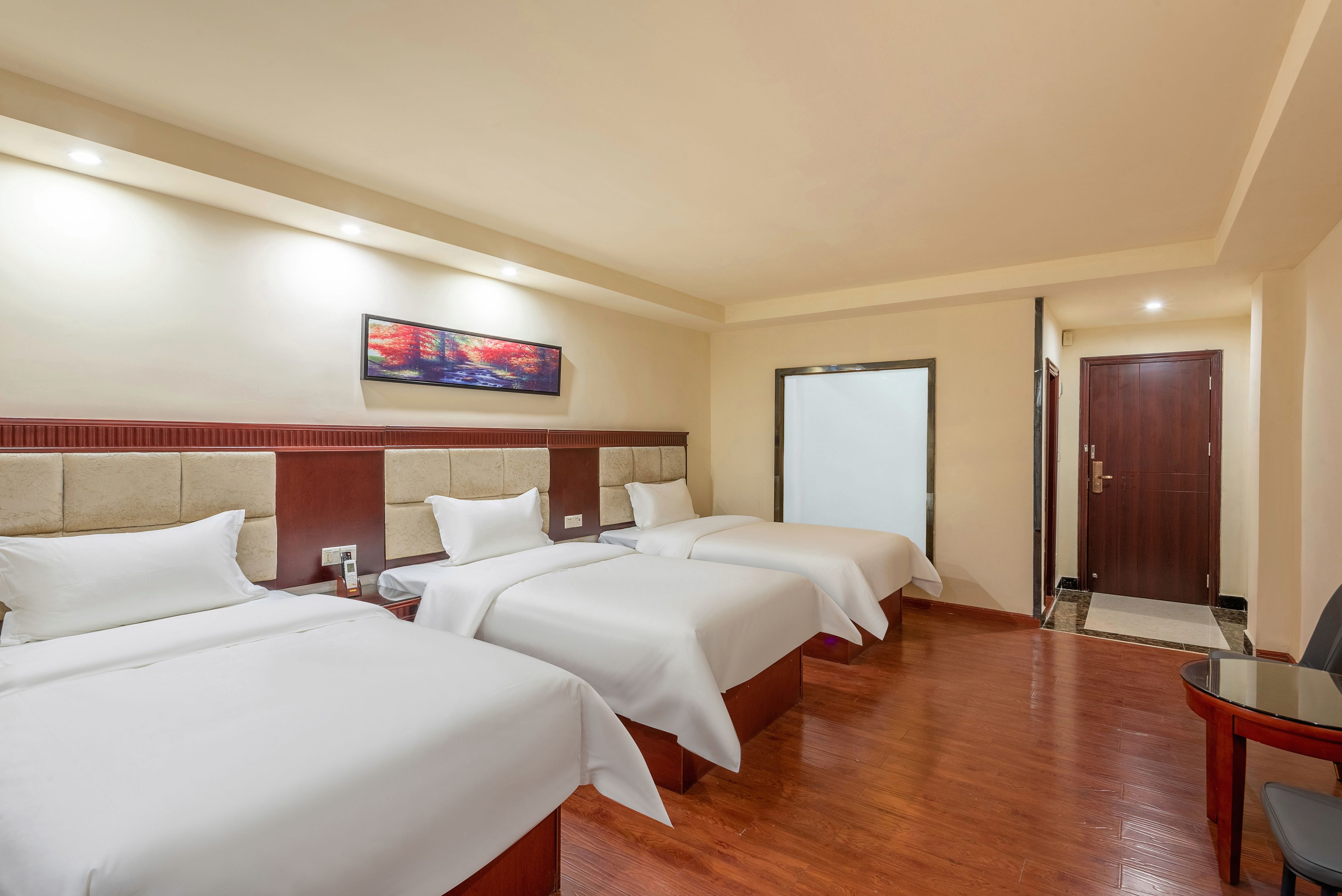 Huahang Hotel-Free Airport Transfer