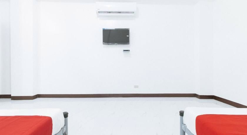 RedDoorz @ Catalina Pension House