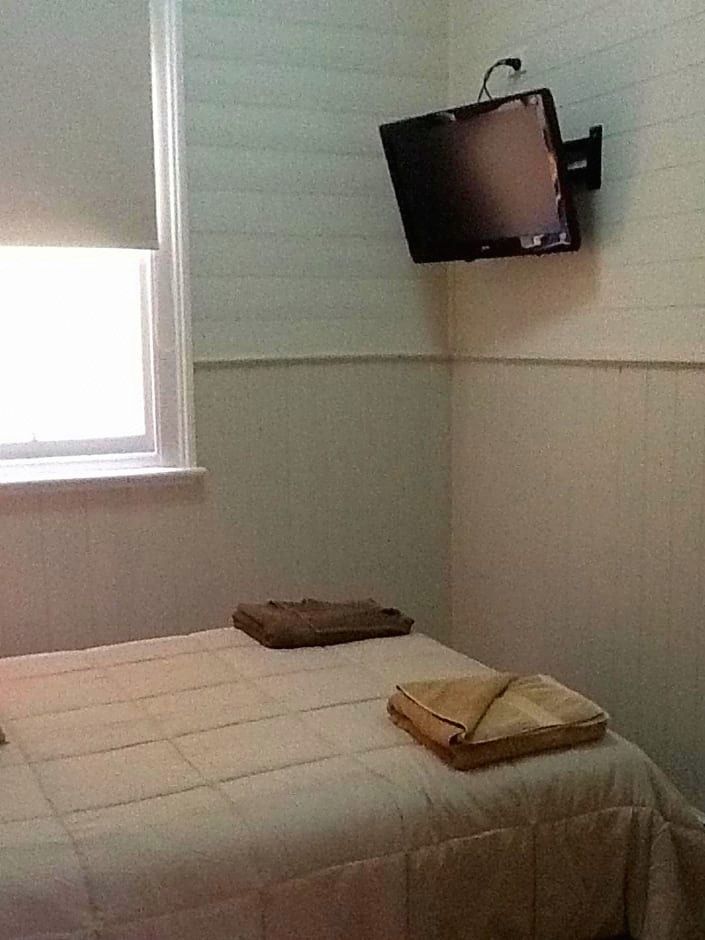 Royal Hotel Snake Valley