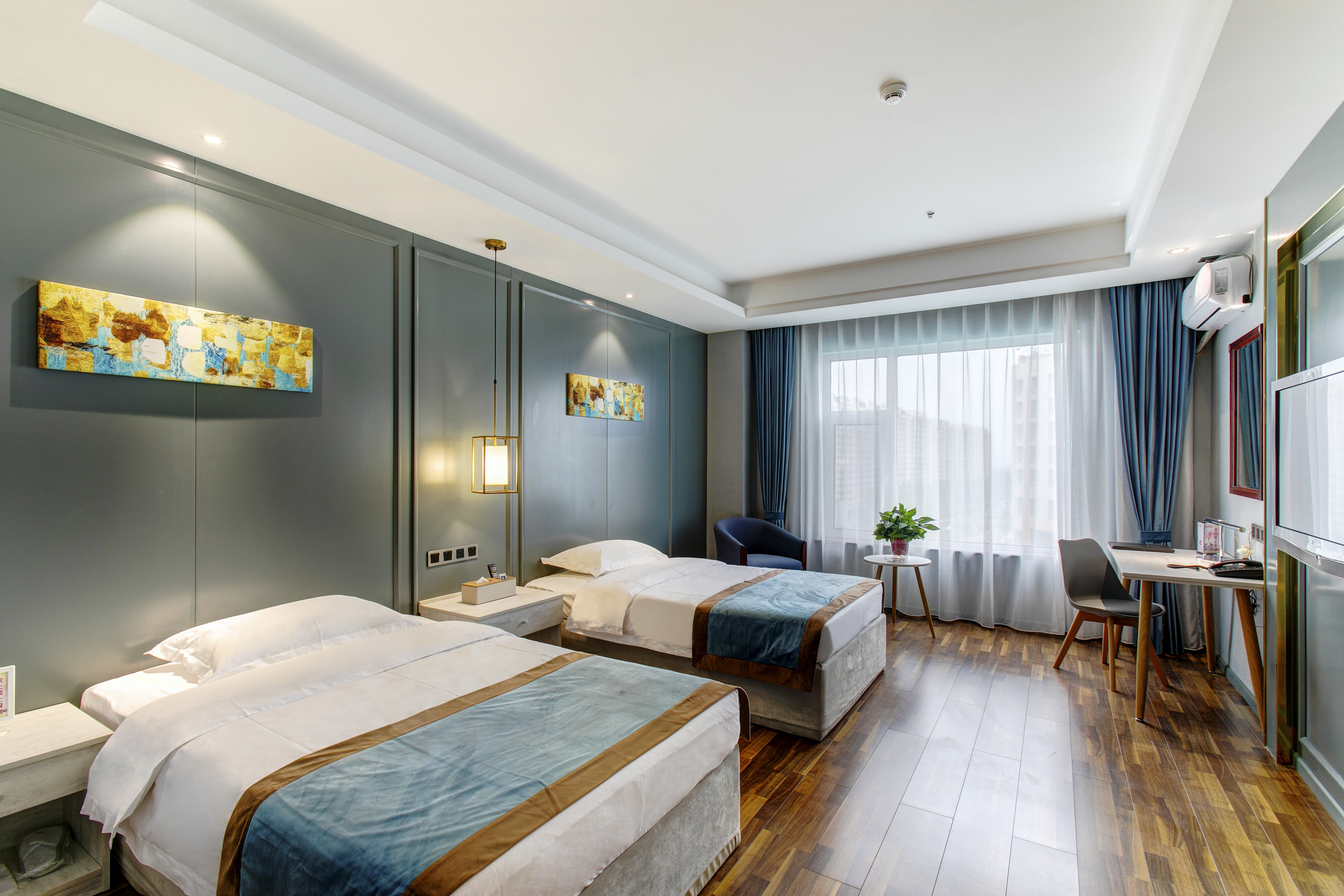 Tonghe Hotel (Yungang District Datong University)