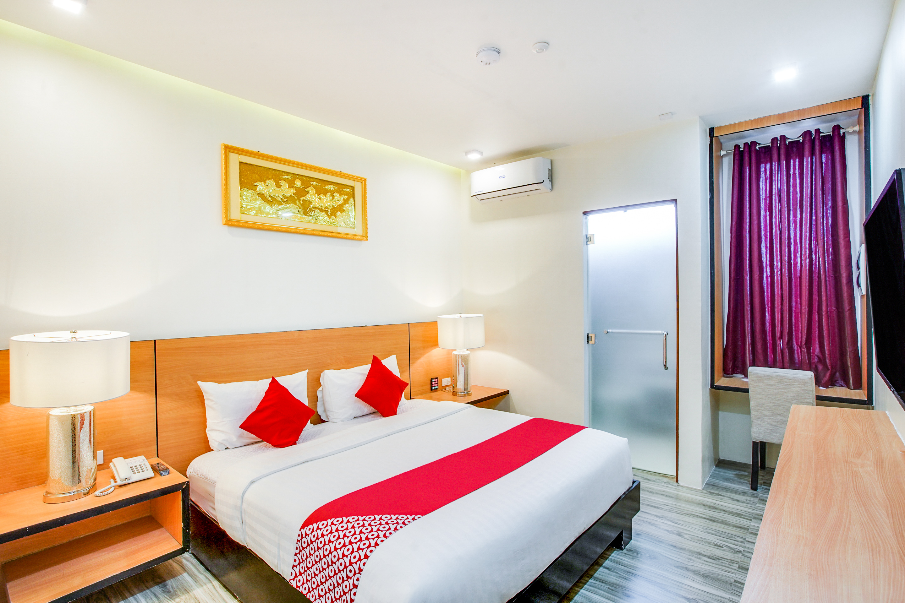 OYO 489 Casa Mia Hotel Suites