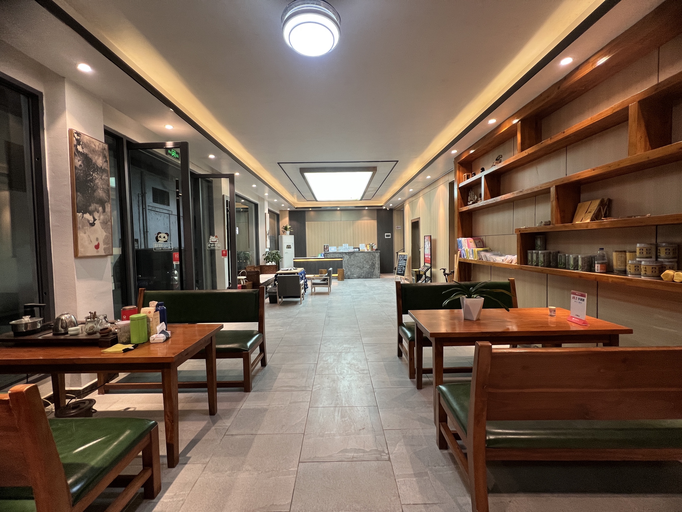 Zhangjiajie Pumo Inn (Wulingyuan National Forest Park Sign Store)