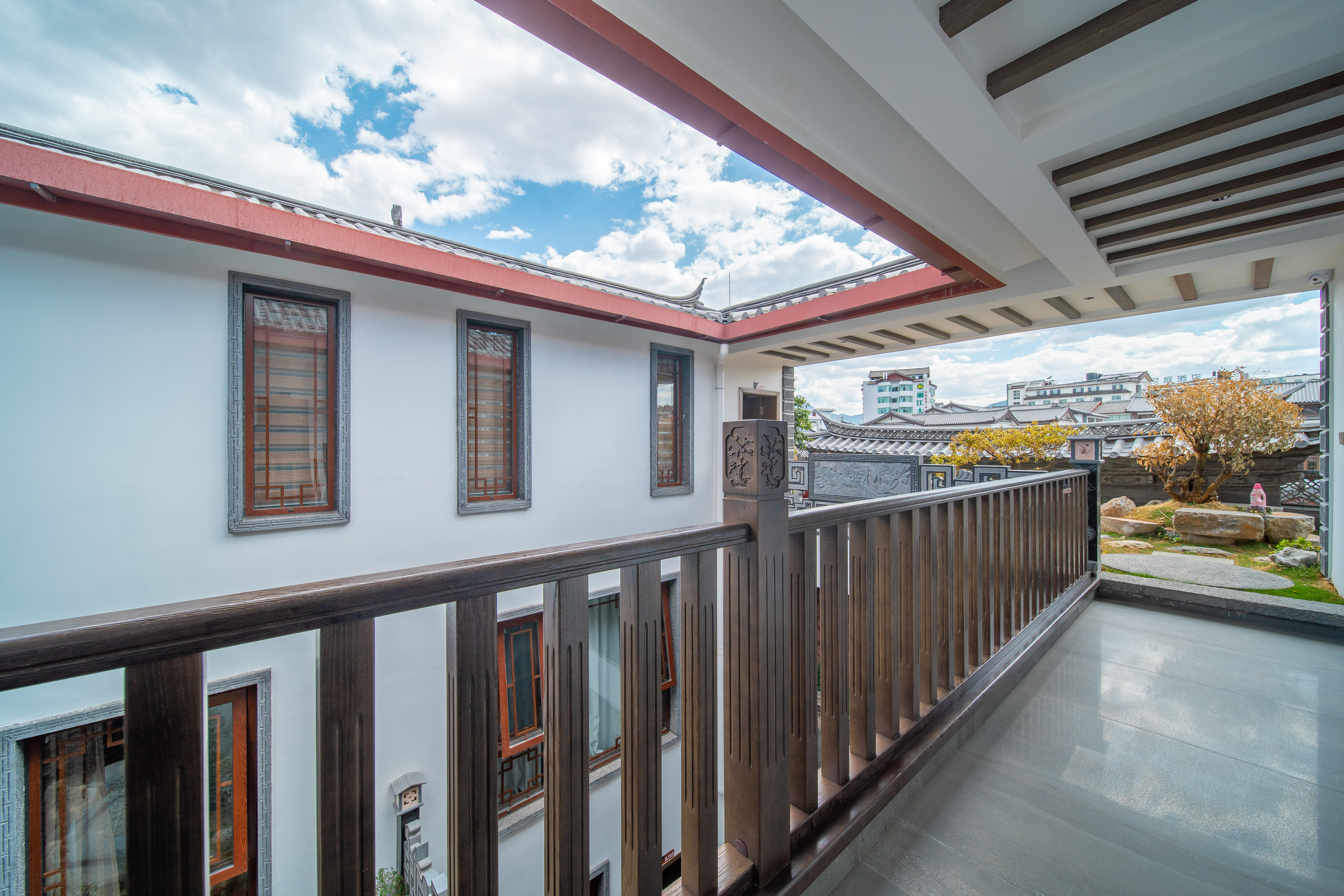 Lijiang Yixin Famous Products Inn (Dashuiche Branch)