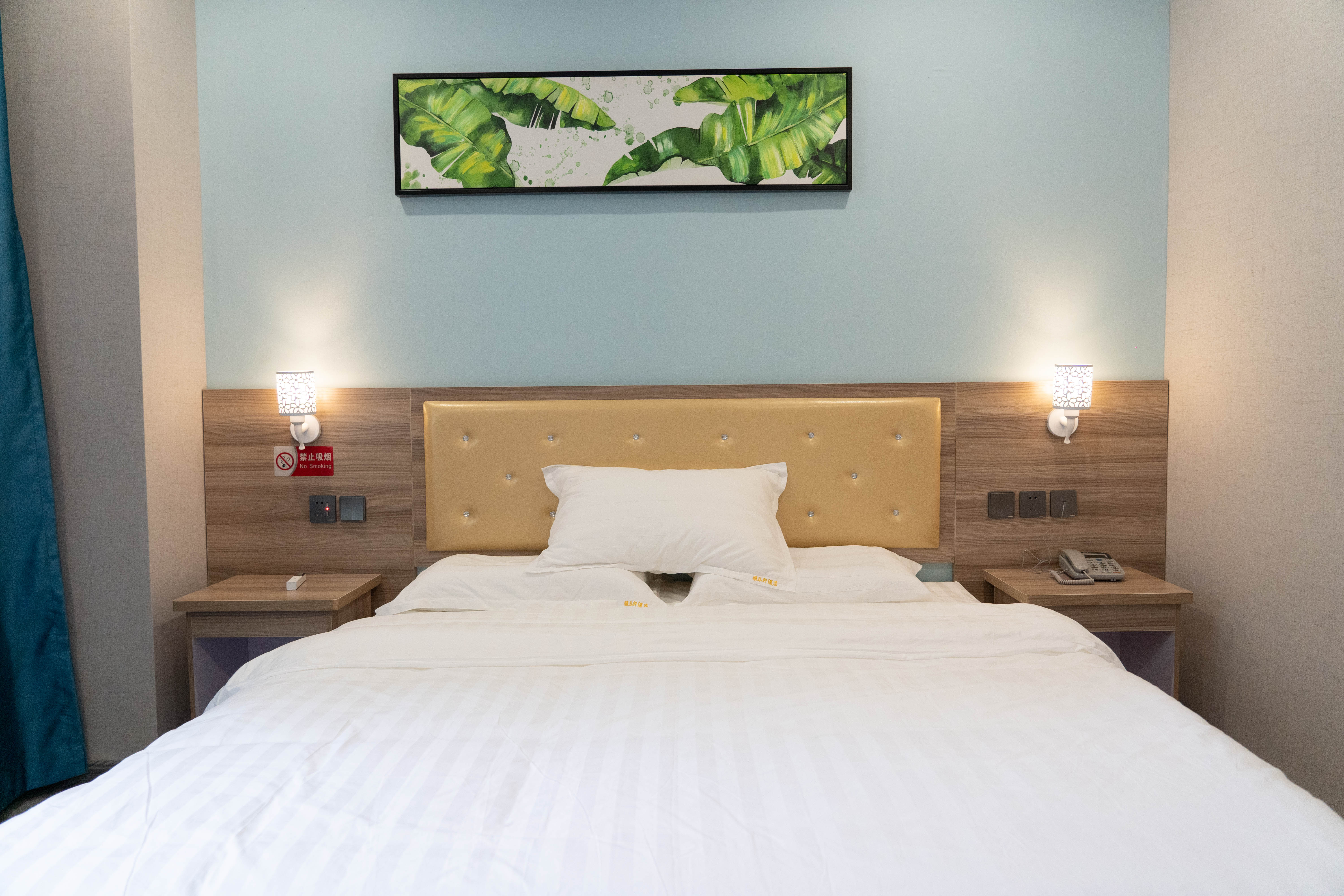 Yalexuan Hotel (Xi'an Railway Station Bei'an Yuanmen Subway Station)