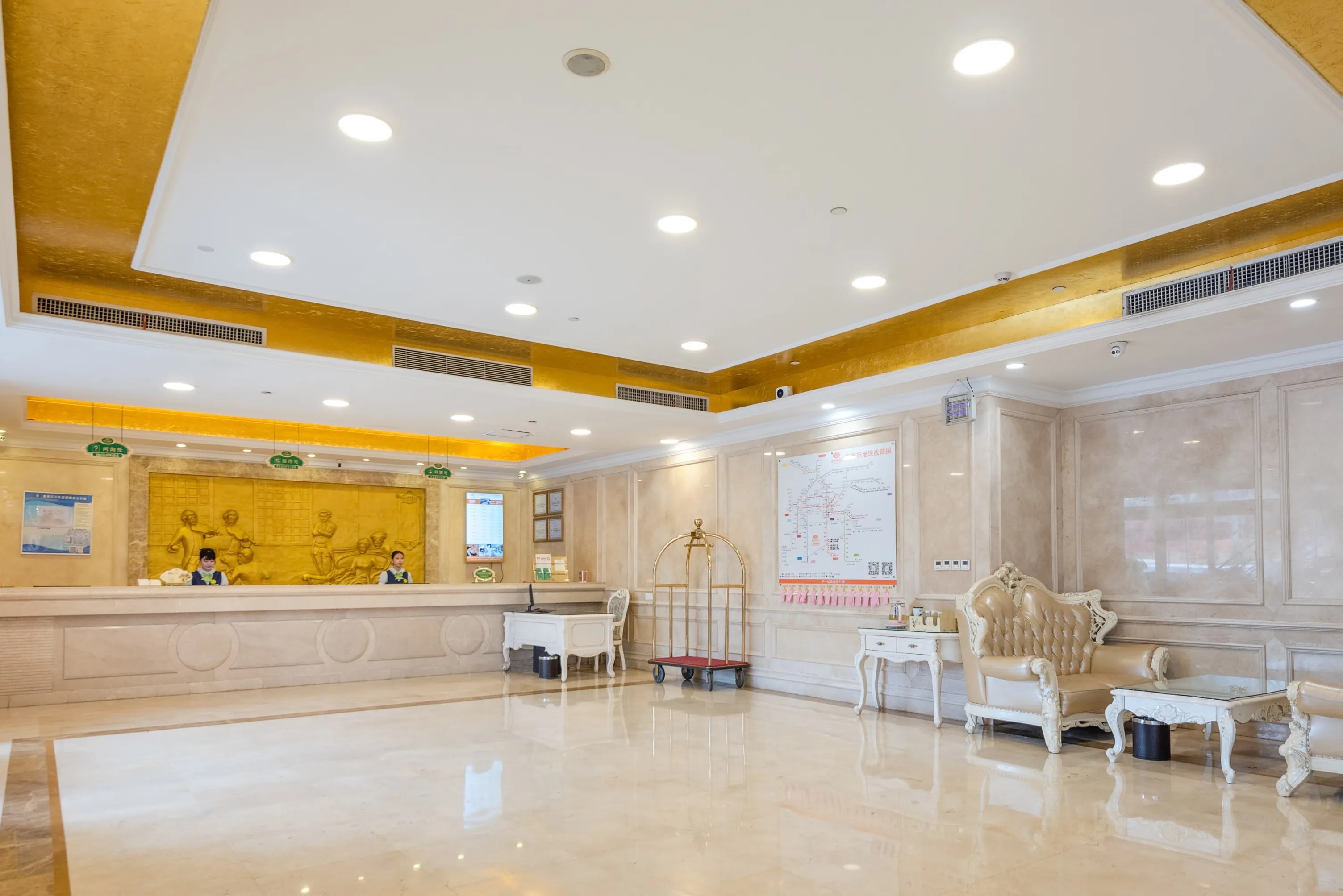 Photos of Vienna Hotel (Guangzhou South Railway Station Hanxi Changlong Scenic Spot) · Stays