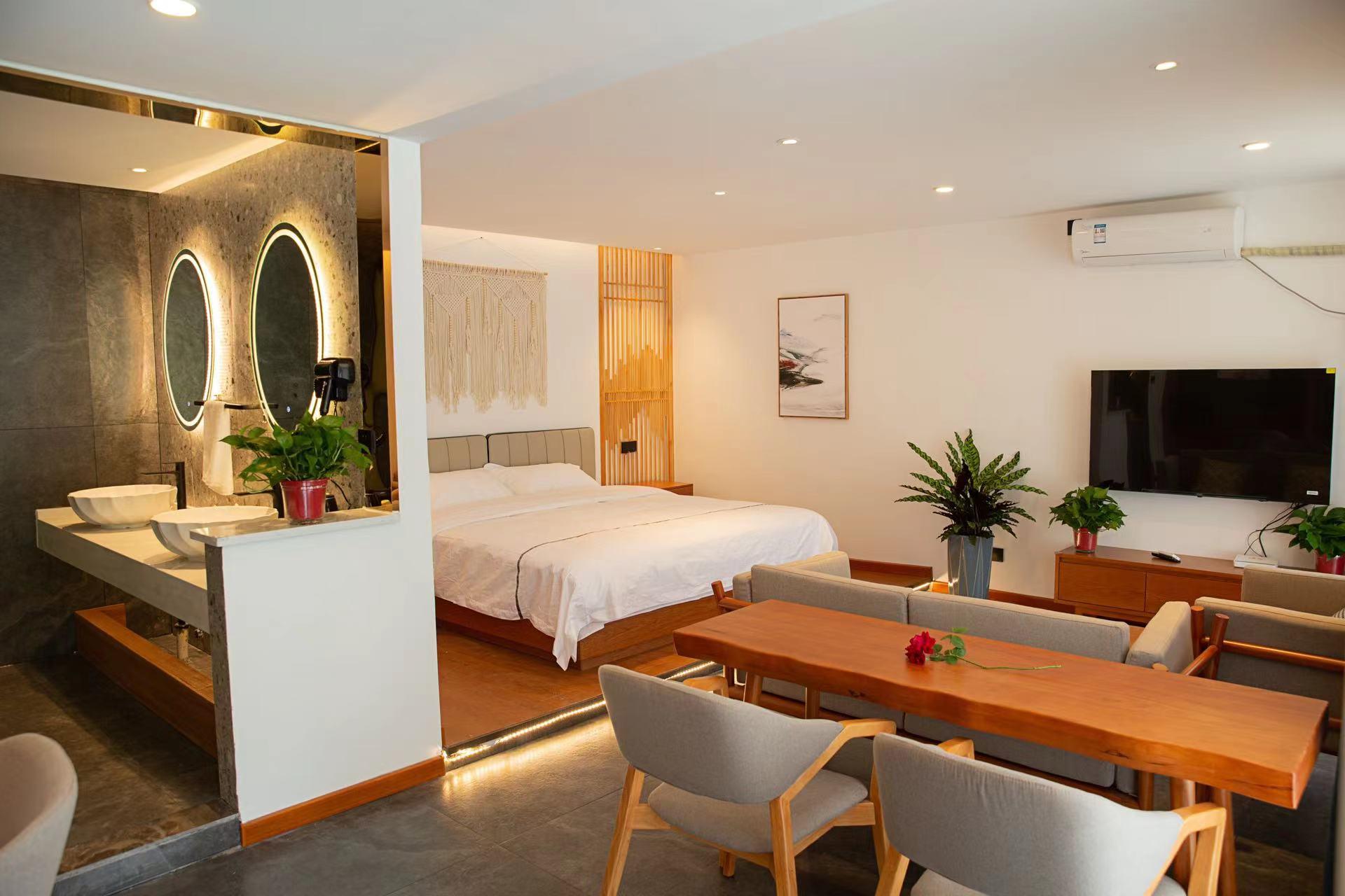 Xinyan Shanju (Wanxianshan Guoliang Scenic Area)