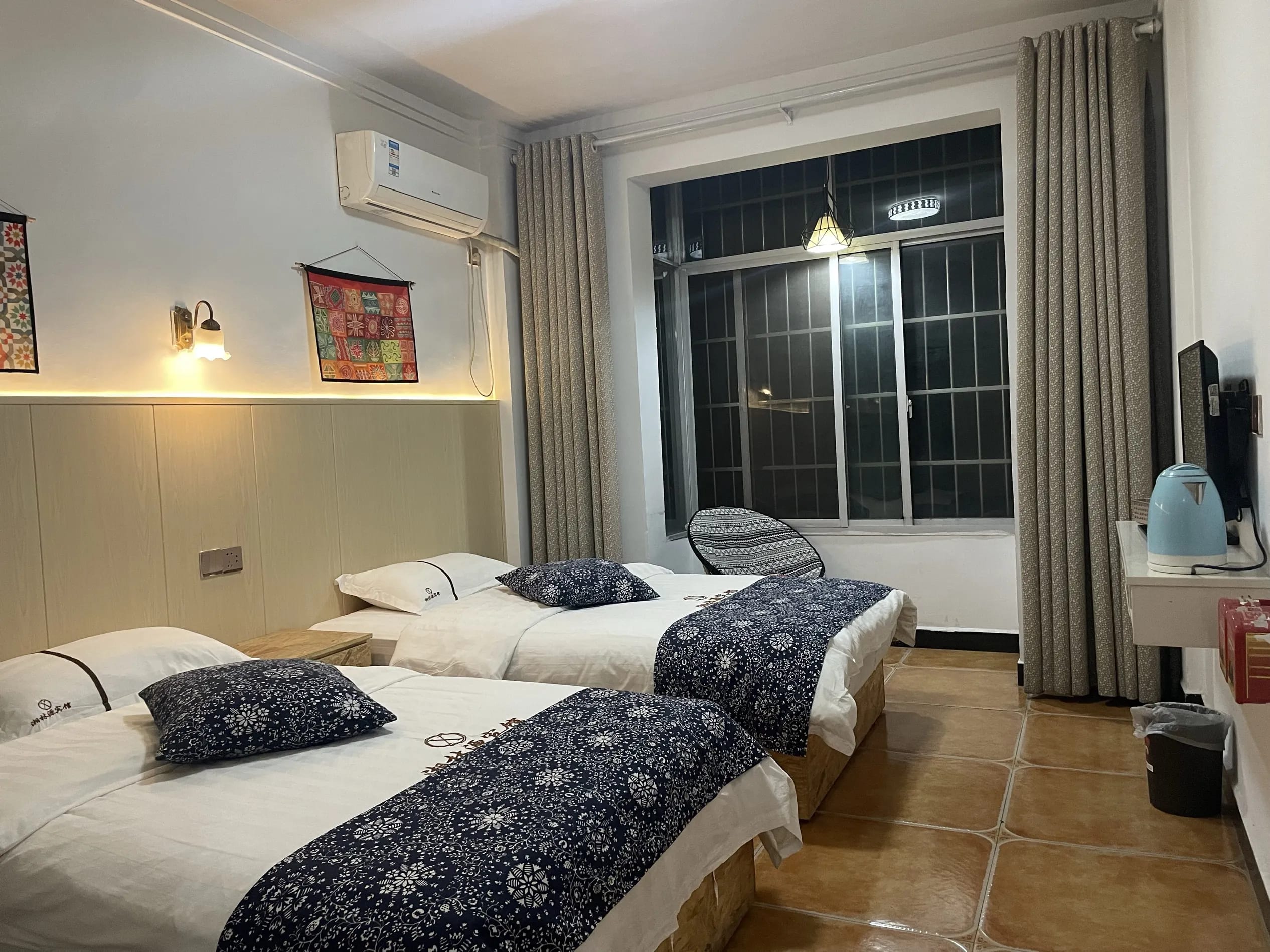 Fenghuang Xianglinyuan Hotel