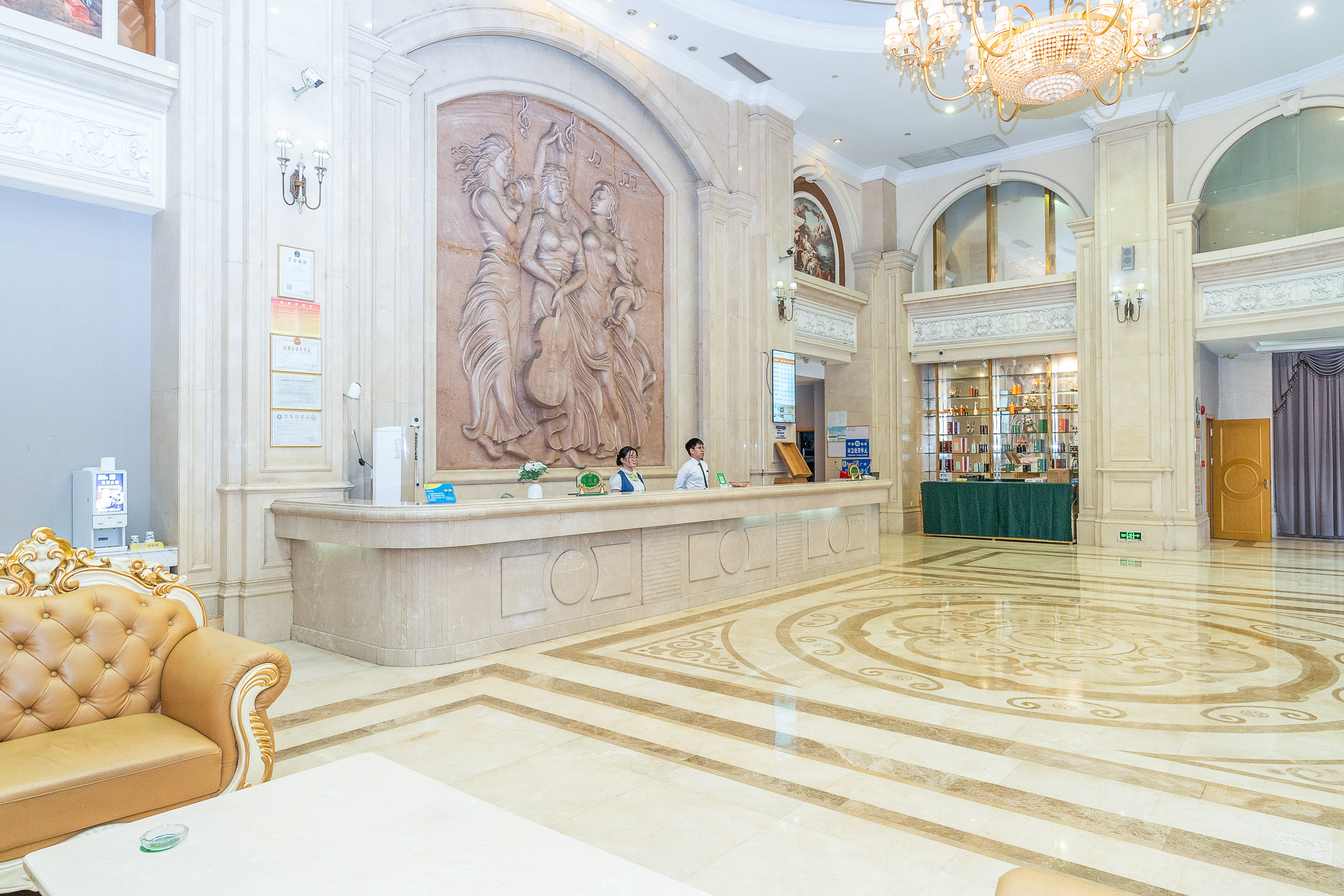 Photos of Vienna Hotel (Guangzhou Baiyun Airport Zhongluotan) · Stays