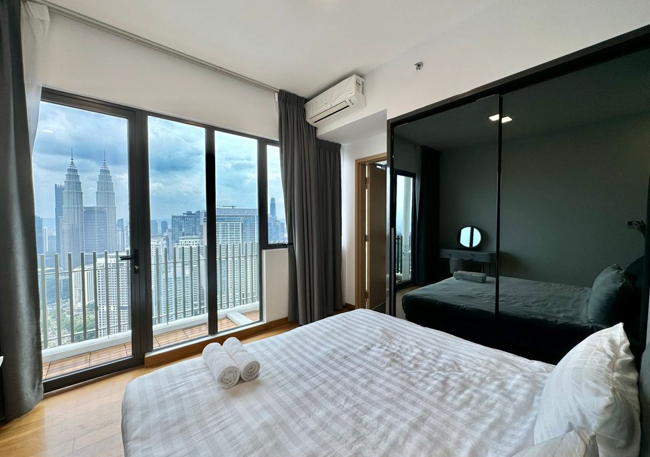 The Colony/Luxe by Infinitum