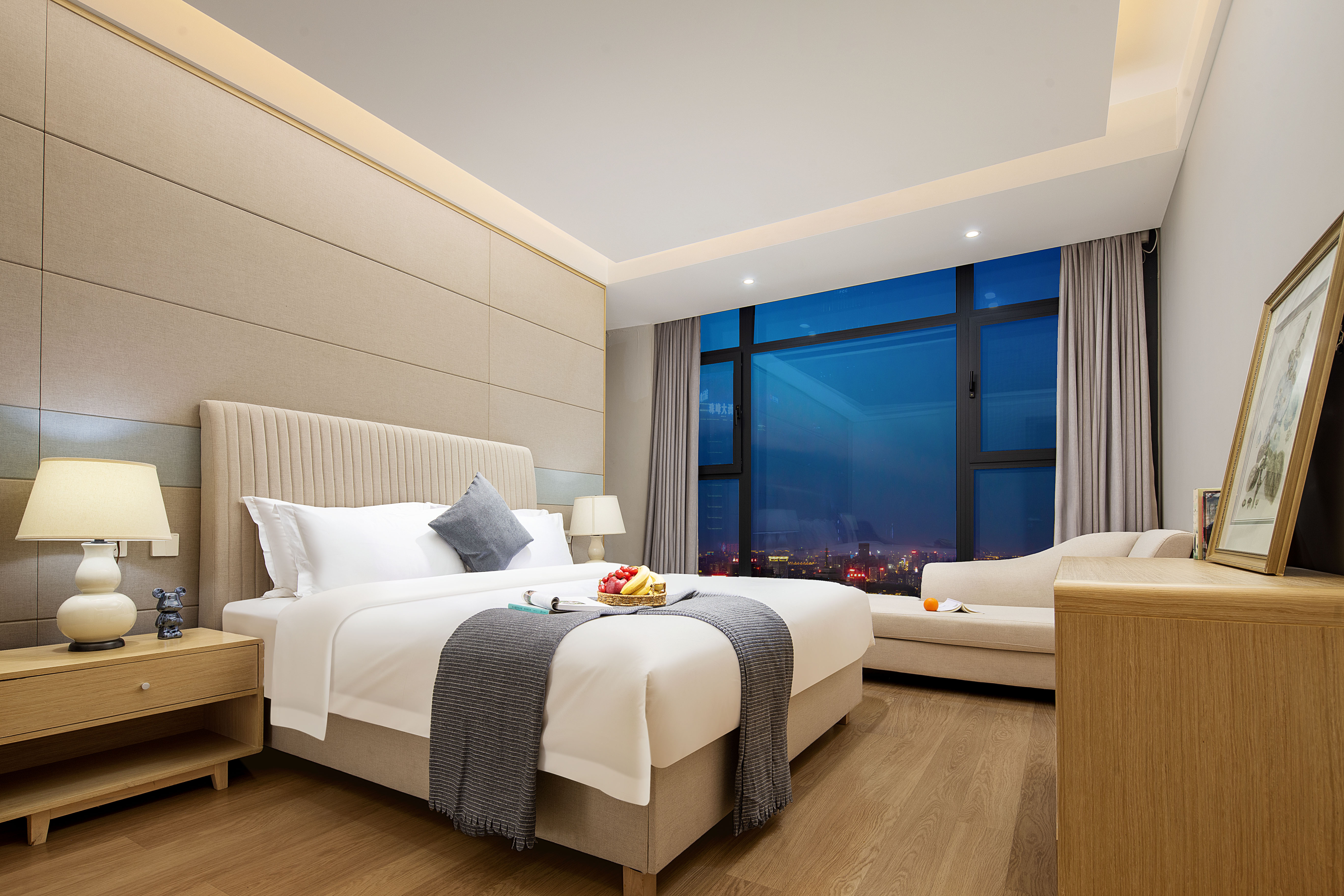 The Hidden House Hotel(Chengdu Chunxi Road Luomashi Subway Station)