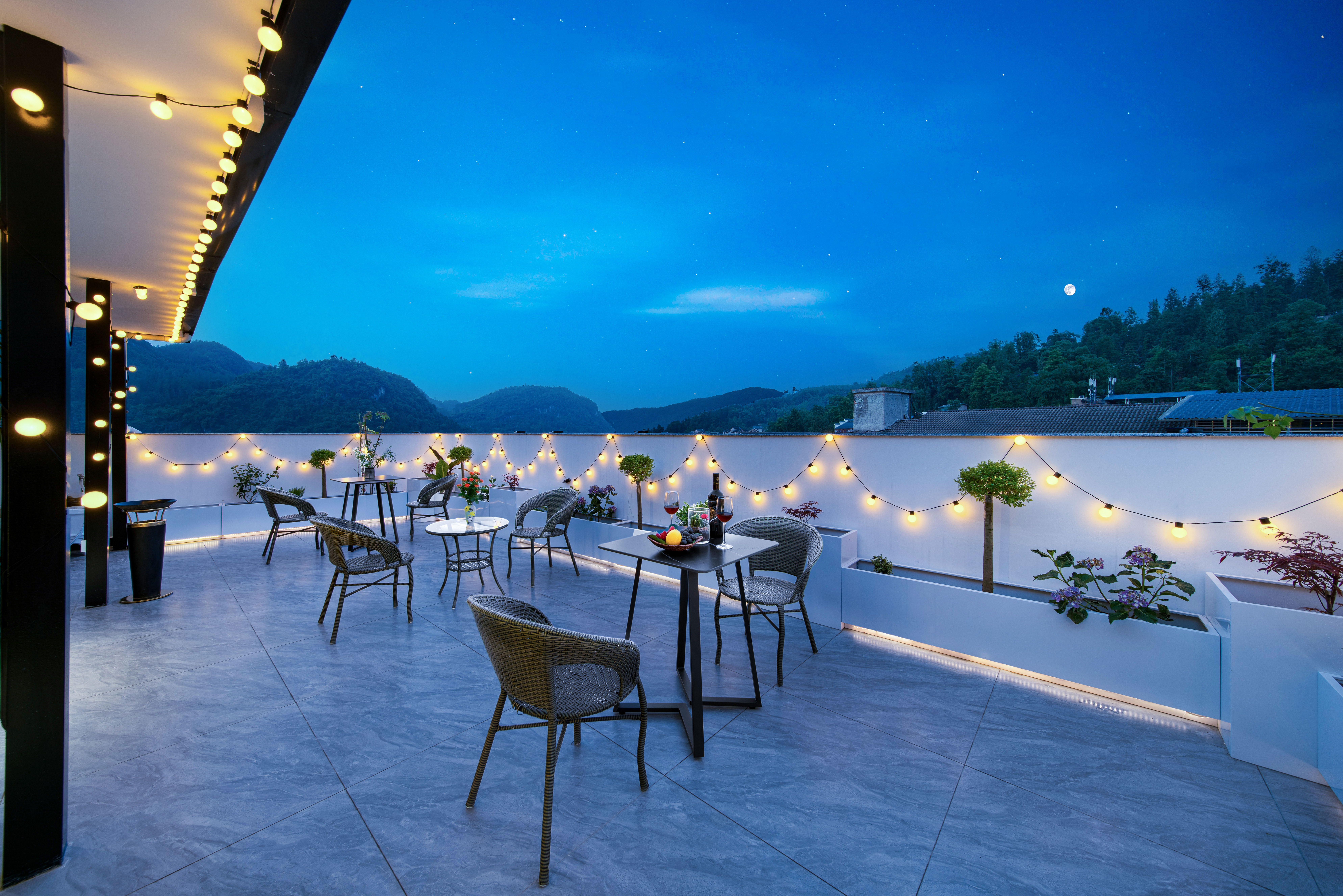 Shibajian Light Luxury AV Smart Hotel (Wulingyuan National Scenic Spot Branch, Zhangjiajie)