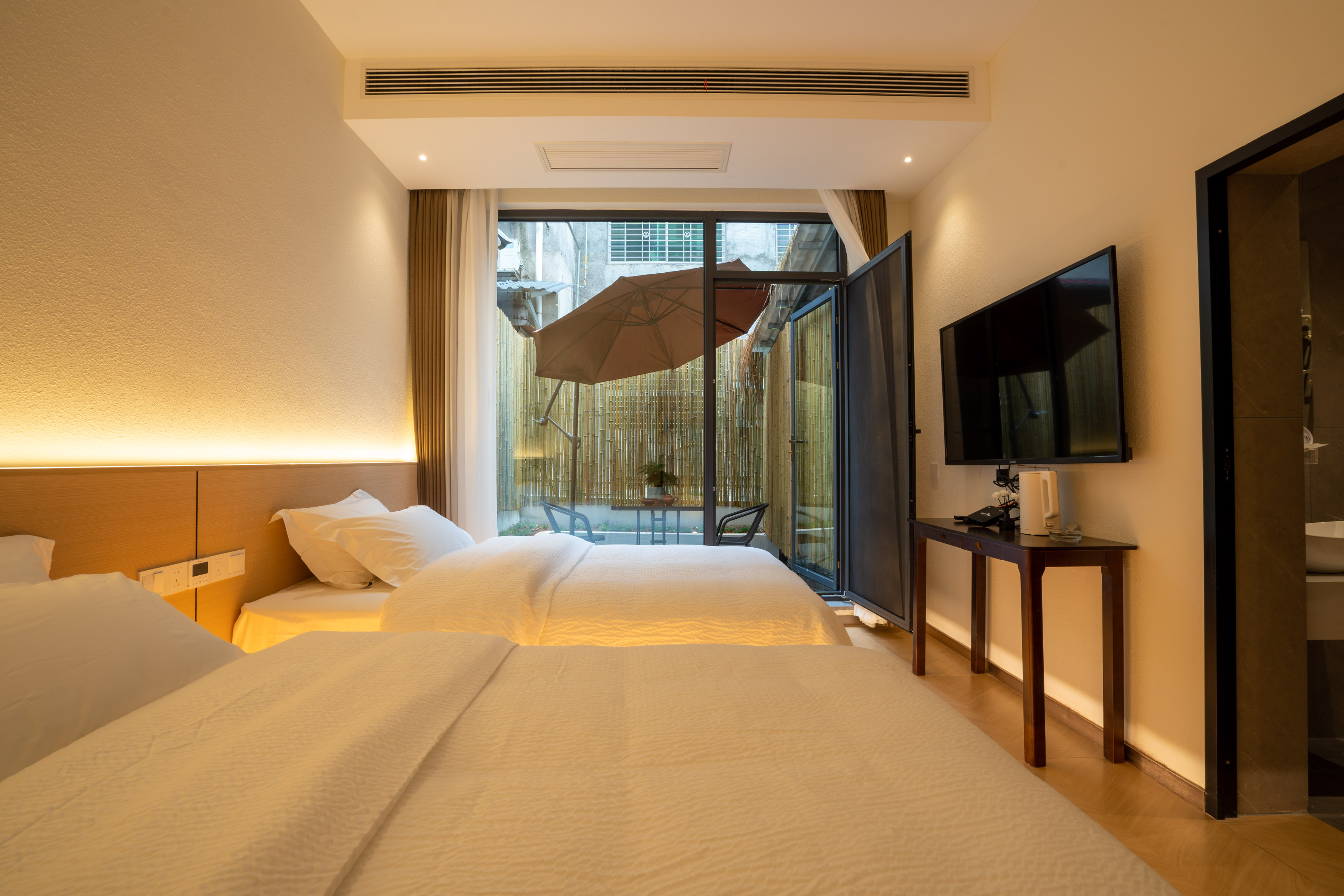 Shanshuitan Homestay (72 Wonder Tower West Railway Station)