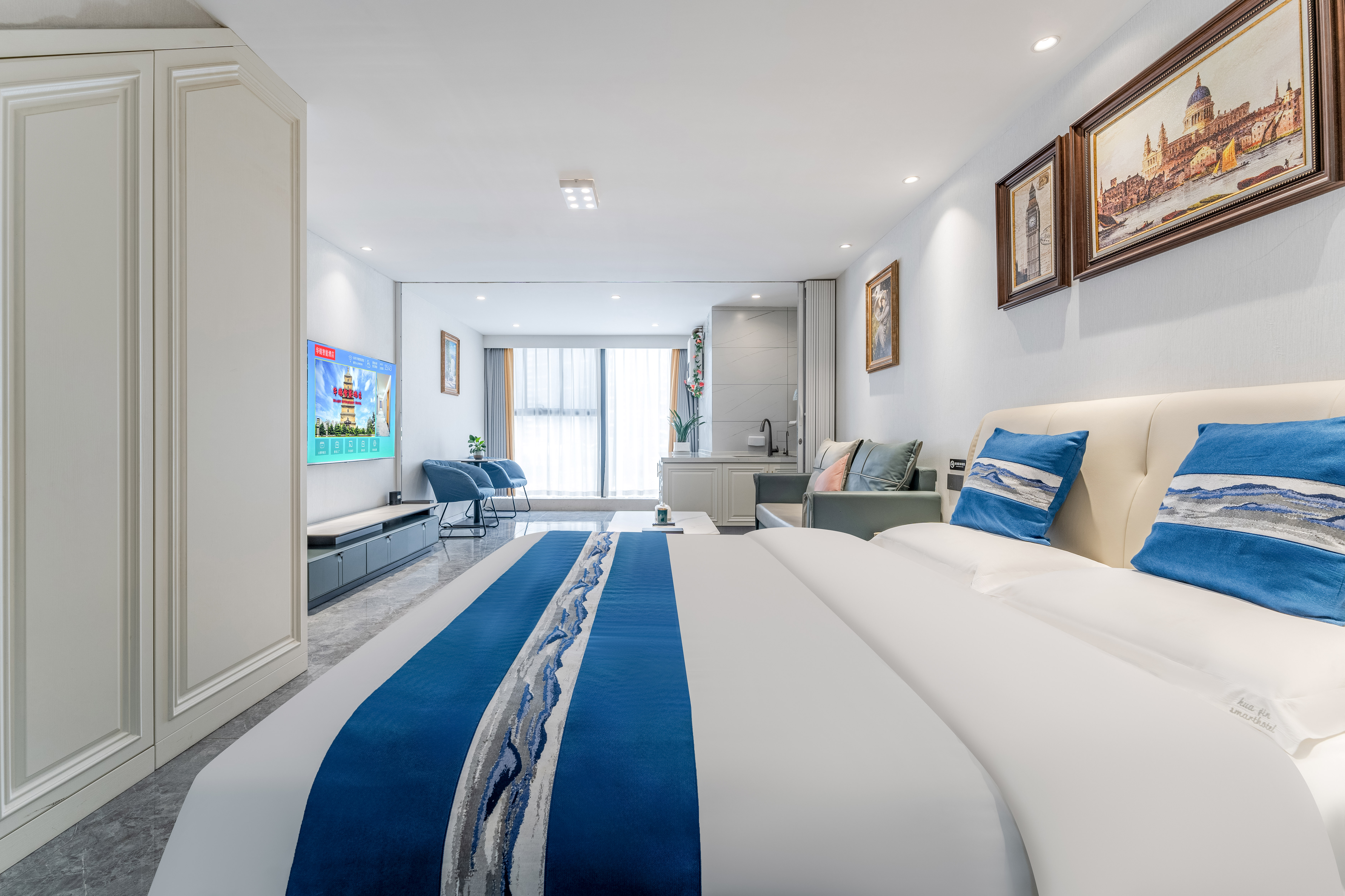 Huajin Intelligent Hotel (Xi'an High-speed Railway North Station)